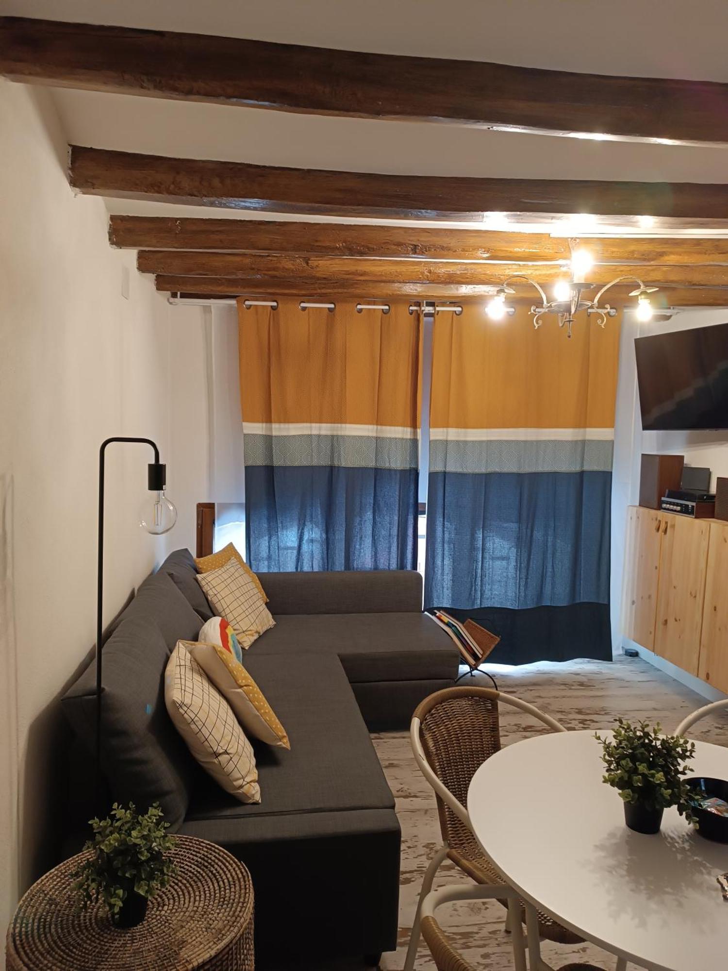 Appartement Petra -old With Terrace And Barbecue-