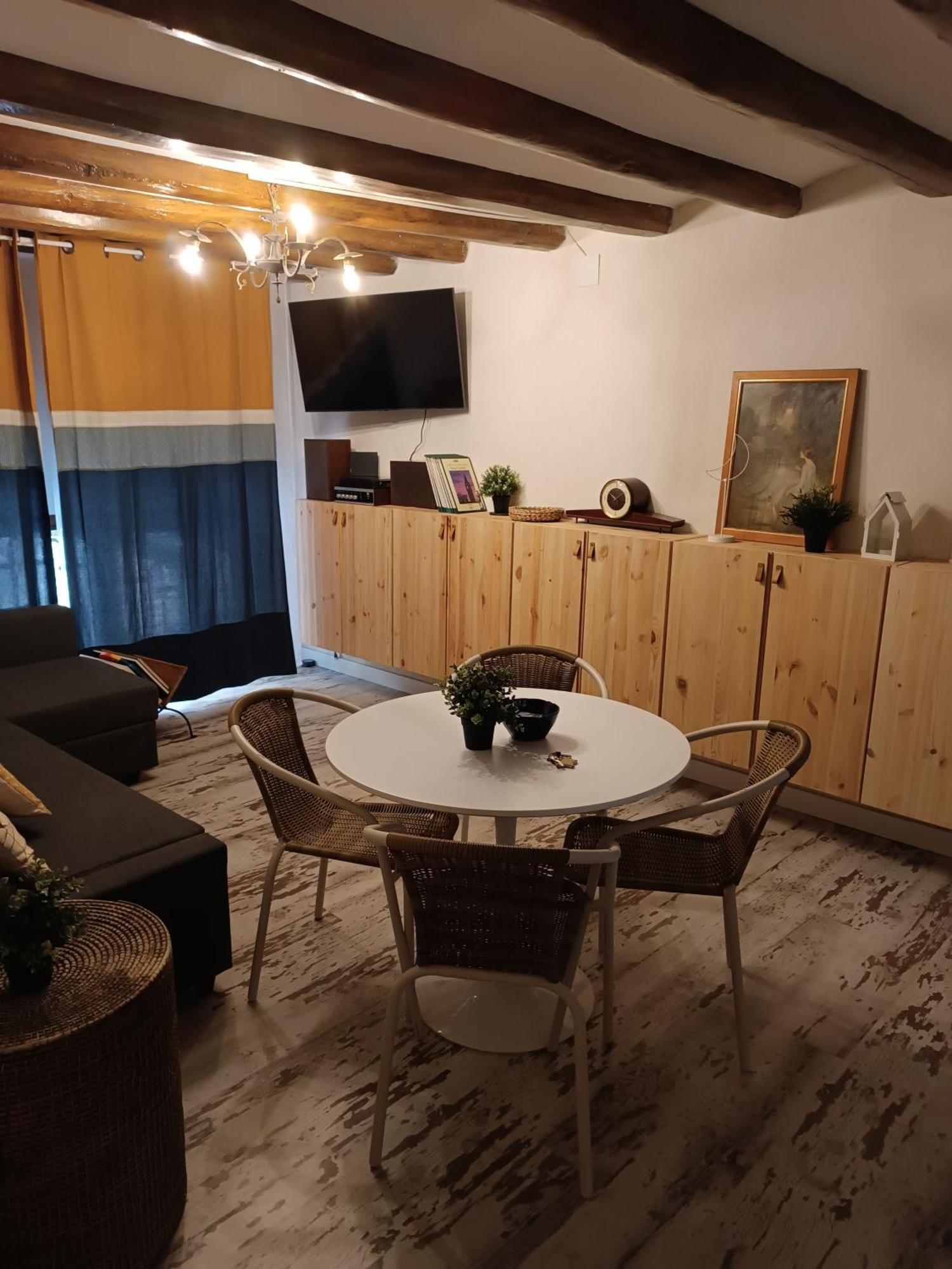 Petra -old With Terrace And Barbecue- Appartement